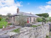 3 Bedrooms Detached bungalow for sale in Trelogan,...