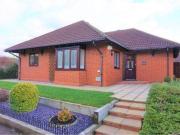 3 Bedrooms Detached bungalow for sale in Walton Park,...