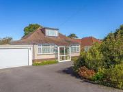 3 Bedrooms Detached bungalow for sale in Waterer...