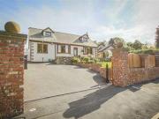 3 Bedrooms Detached bungalow for sale in Whalley Road,...