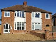 3 Bedrooms Detached house for rent in Birdwood Road,...