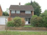 3 Bedrooms Detached house for rent in Blake Close, St...