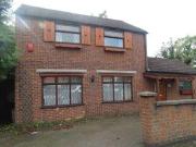 3 Bedrooms Detached house for rent in Blakeney Road,...
