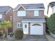 3 Bedrooms Detached house for rent in Campbell Close,...