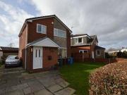 3 Bedrooms Detached house for rent in Coniston Avenue,...