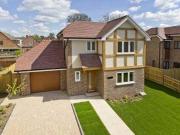3 Bedrooms Detached house for rent in Crouch House Road,...