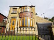 3 Bedrooms Detached house for rent in Donnington Road,...