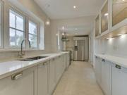 3 Bedrooms Detached house for rent in Eastwick Road,...