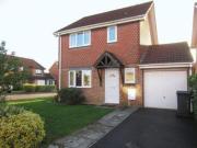 3 Bedrooms Detached house for rent in Ellicks Close,...