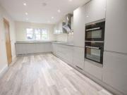 3 Bedrooms Detached house for rent in Hammerwood Road,...