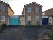3 Bedrooms Detached house for rent in Lee Avenue,...