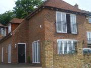 3 Bedrooms Detached house for rent in Love Lane,...