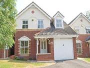 3 Bedrooms Detached house for rent in Manor Road,...