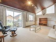 3 Bedrooms Detached house for rent in Otter Close,...