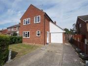3 Bedrooms Detached house for rent in Upland Crescent,...