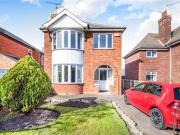 3 Bedrooms Detached house for sale in Boultham Park...