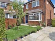 3 Bedrooms Detached house for sale in Combe Road,...