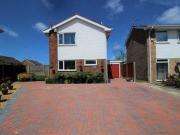 3 Bedrooms Detached house for sale in Craven Close,...