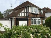 3 Bedrooms Detached house for sale in Dorchester Drive,...