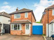 3 Bedrooms Detached house for sale in Farncombe,...