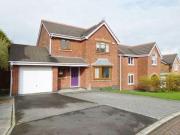 3 Bedrooms Detached house for sale in Greenfields,...