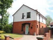 3 Bedrooms Detached house for sale in Hutchinson Road,...