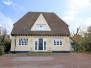 3 Bedrooms Detached house for sale in Leaves Green Road,...