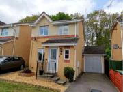 3 Bedrooms Detached house for sale in Neuman Crescent,...