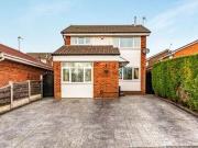 3 Bedrooms Detached house for sale in New Lawns,...