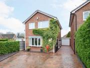 3 Bedrooms Detached house for sale in Peacehaven Grove,...