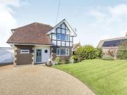 3 Bedrooms Detached house for sale in Preston Road,...