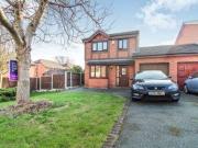 3 Bedrooms Detached house for sale in Shelley Close,...