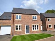 3 Bedrooms Detached house for sale in The Brambles,...