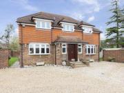 3 Bedrooms Detached house for sale in The Green, Theydon...