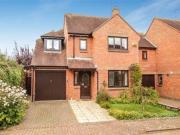 3 Bedrooms Detached house for sale in Thornhill Close,...