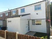 3 Bedrooms End terrace house for rent in Briary Avenue,...