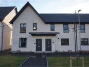 3 Bedrooms End terrace house for rent in Craw Yard...