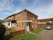 3 Bedrooms End terrace house for rent in Paddock Close,...