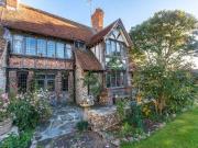 3 Bedrooms End terrace house for sale in Dean Court...