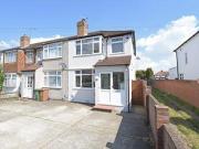 3 Bedrooms End terrace house for sale in Old Farm...