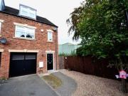 3 Bedrooms End terrace house for sale in Wobourn Court,...