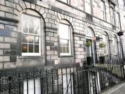3 Bedrooms Flat for rent in Abercromby Place, New Town,...