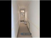 3 Bedrooms Flat for rent in Abingdon Court, London W8