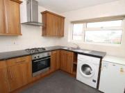 3 Bedrooms Flat for rent in Alwyns Close, Chertsey KT16