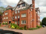 3 Bedrooms Flat for rent in Aragon House, Warwick Road,...