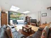 3 Bedrooms Flat for rent in Barton Road, Barons Court W14