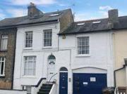 3 Bedrooms Flat for rent in Beulah Road, London, Three...