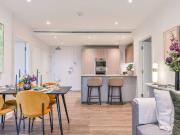 3 Bedrooms Flat for Rent in Bloom East | Foxtons