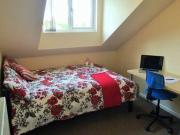 3 Bedrooms Flat for rent in Bolton Road, Salford,...
