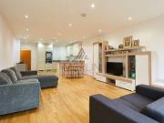 3 Bedrooms Flat for rent in Boundaries Road, London SW12